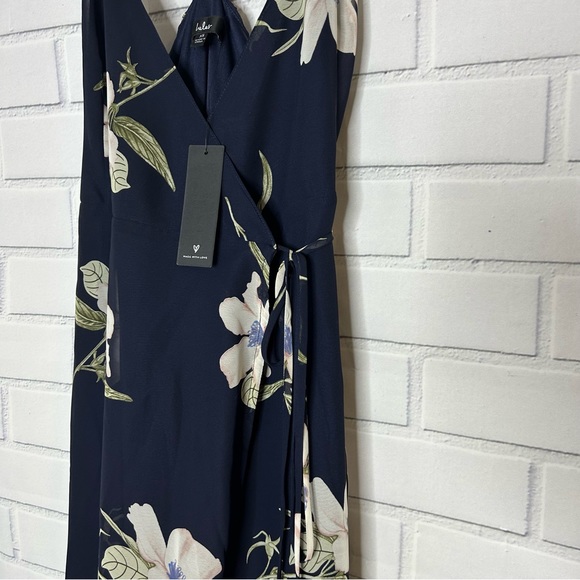 Lulu’s All Mine Navy Blue Floral Print High-Low Wrap Dress size Extra Small - Picture 6 of 7